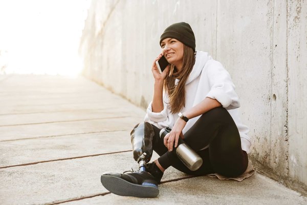 Les tendances décontractées : Comment adopter le style du jean boyfriend pour un look branché et décontracté