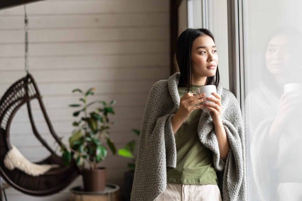 Pourquoi le plaid avec manche est-il un cadeau apprécié pendant les fêtes ?