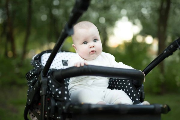 Poussette trio : quels sont les avantages de ce modèle ?